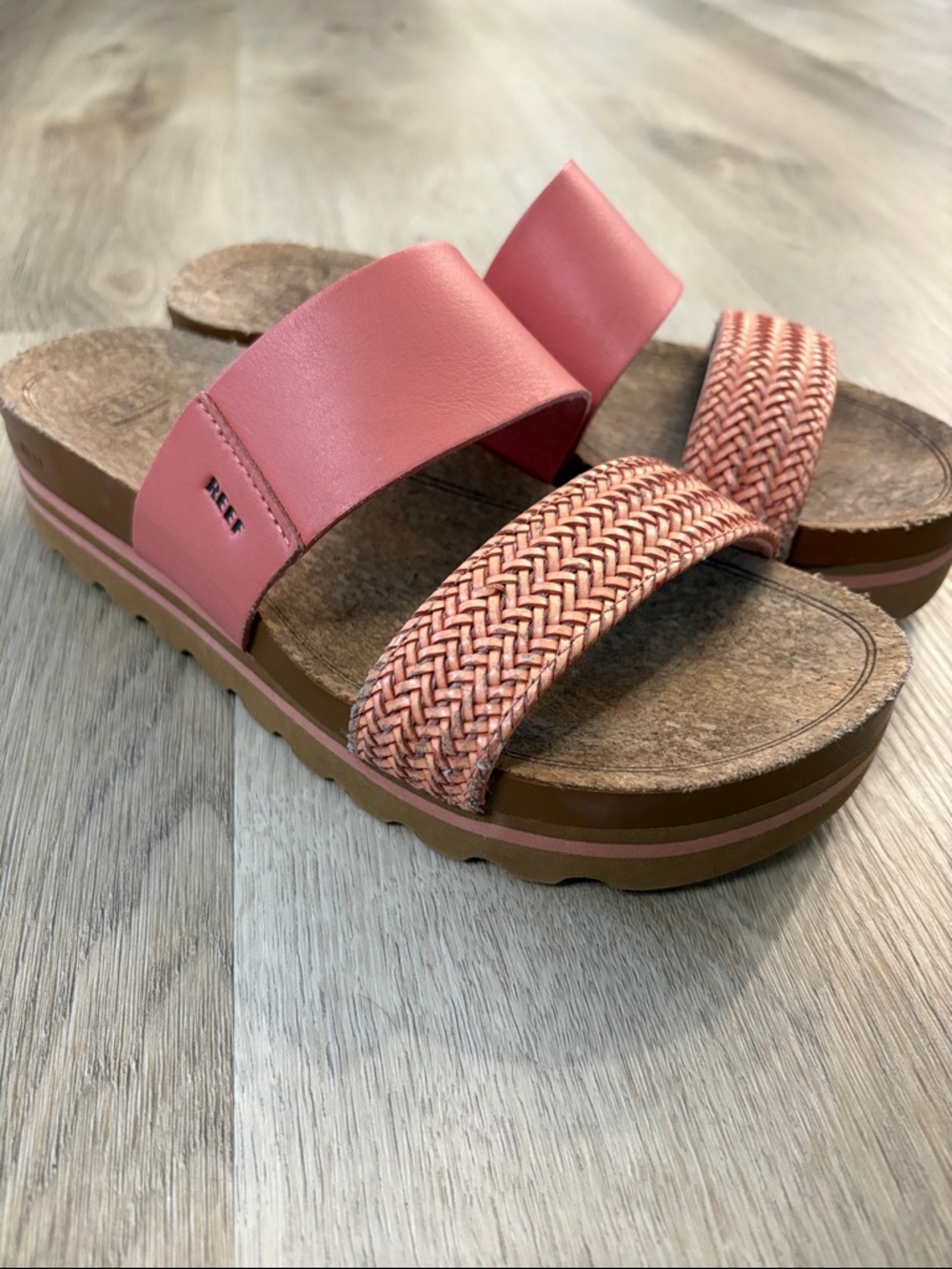 REEF Cushion Vista Hi Platform Sandals | Pink Braid | Size 7 comfort summer